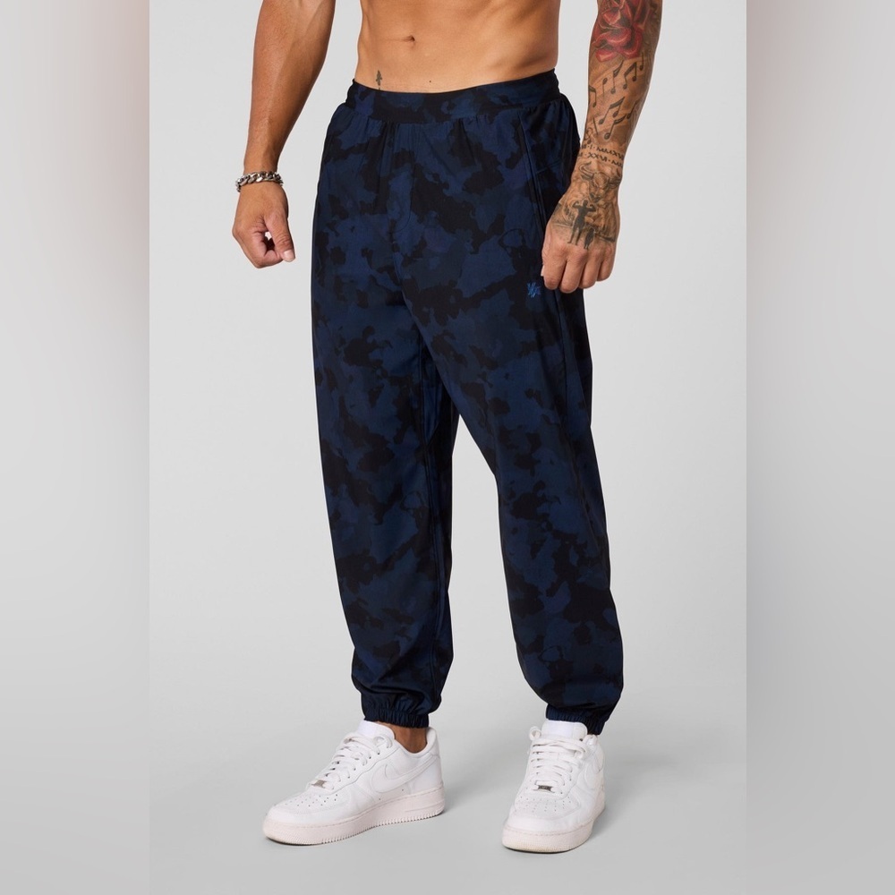 NWOT - YoungLA 2045 Ultimate Workout Joggers in Black Navy Combo - Size L